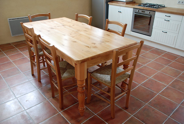 6-classic-table-and-rush-ch