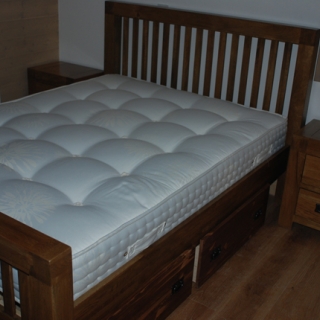 MR Oak bed