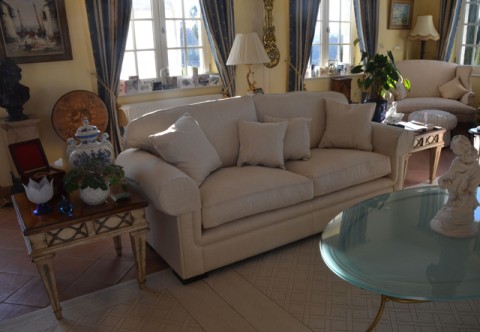 Elegant Highcleare Sofa