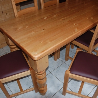 Wine coloured leather seat pads