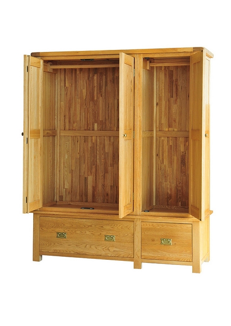Triple robe open